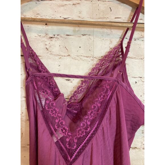 Linea Donatella Nightgown Womens‎ Medium Berry Satin & Lace Babydoll Romantic - Picture 15 of 15